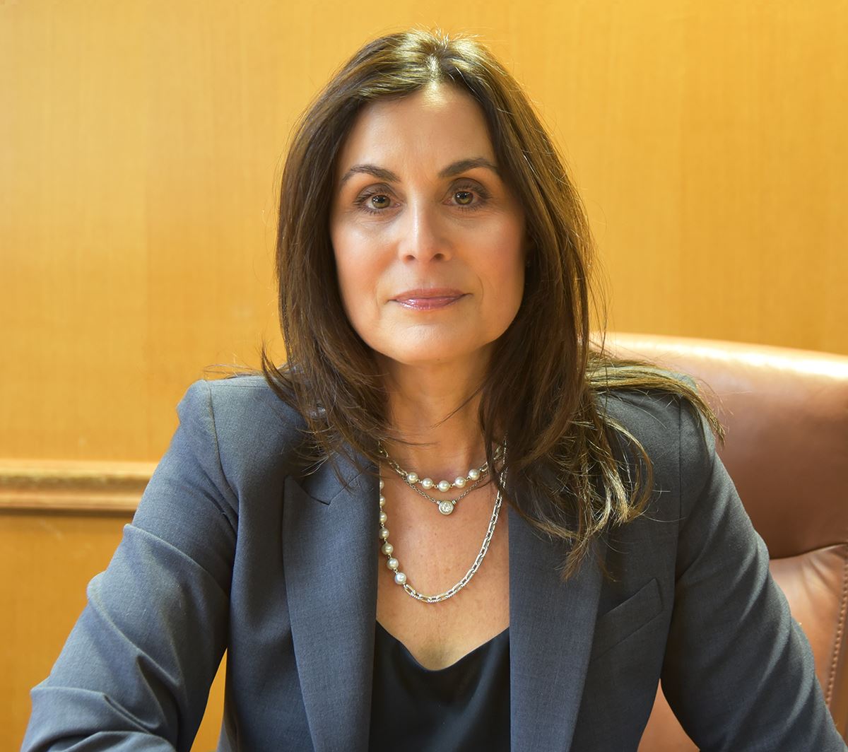 AlisonSimon_HeadShot_Jan2023_Small1